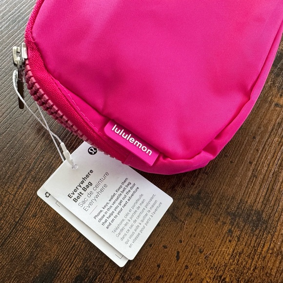Lululemon Everywhere belt bag 1L Sonic Pink - Picture 7 of 12